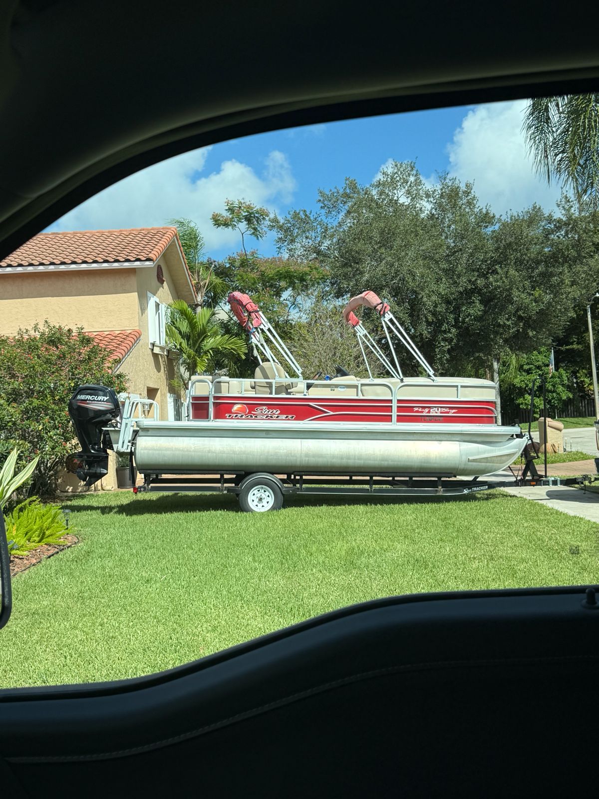 Sun Tracker DLX 21 pies 2016 importado desde Florida a Chile