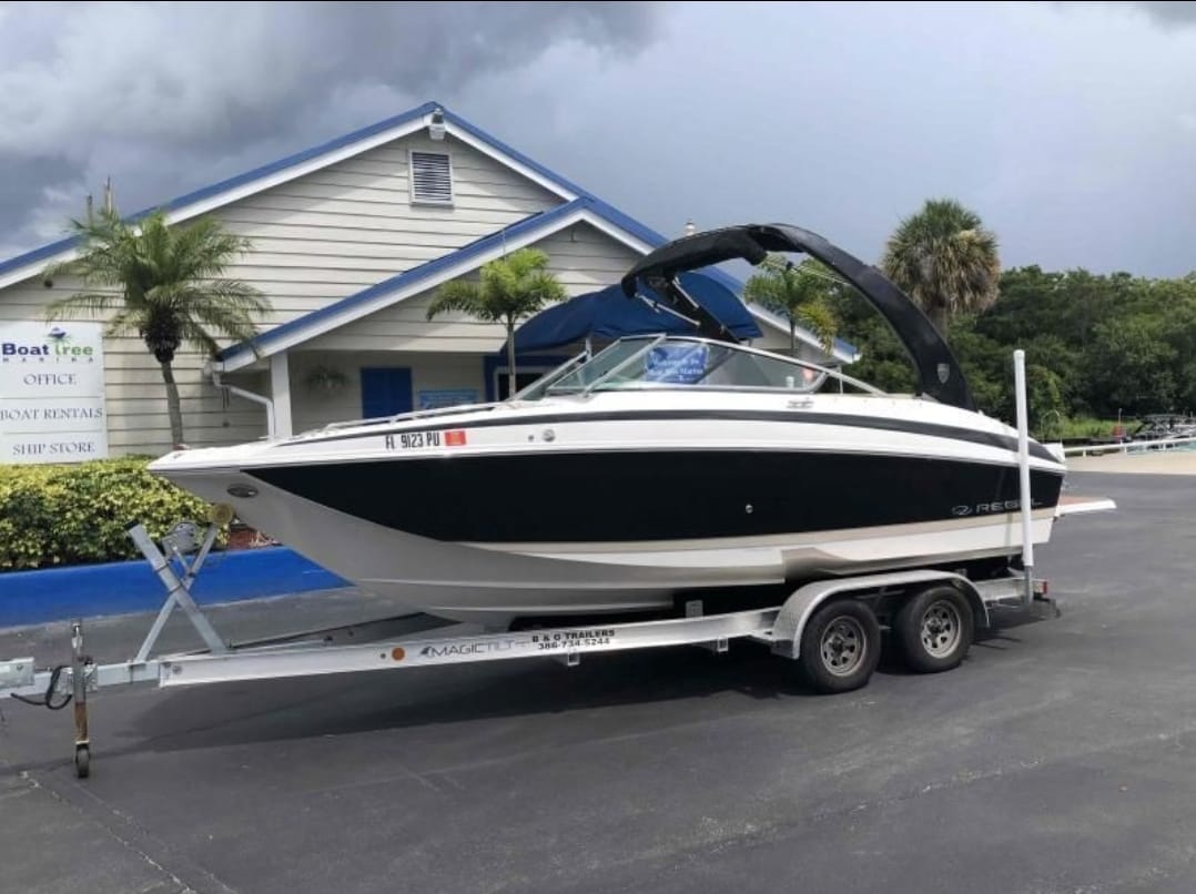 Regal FasDeck 24 2013 vista principal completa